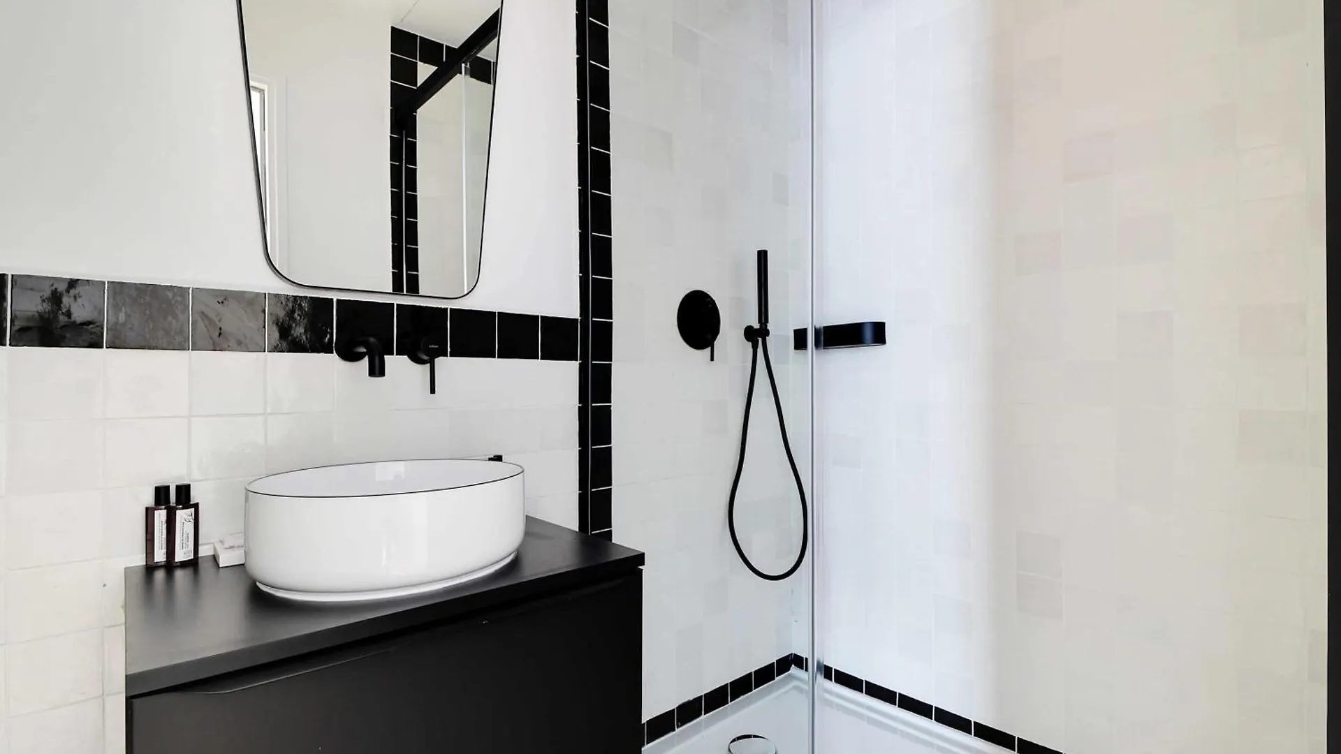 Lovely Parisian Apartment Near The Eiffel Tower 巴黎